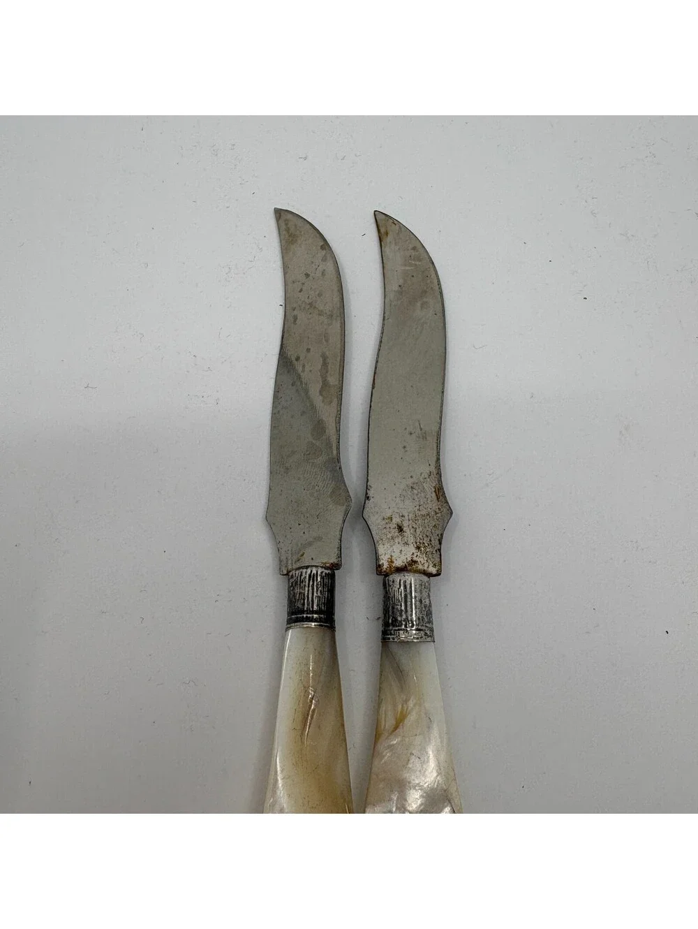 Vintage Mother Of Pearl Style Handle Butter Knives Lot Of 2 Curved Spreaders